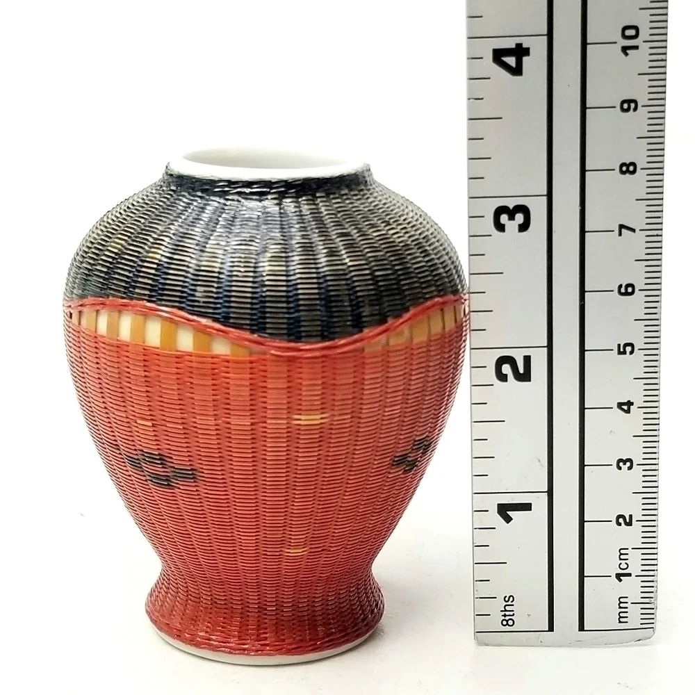 Red and Black Small Chinese Porcelain  Bamboo Wrapped Jar